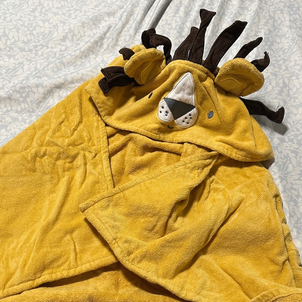 Kids Yellow Lion Hooded Towel Poncho